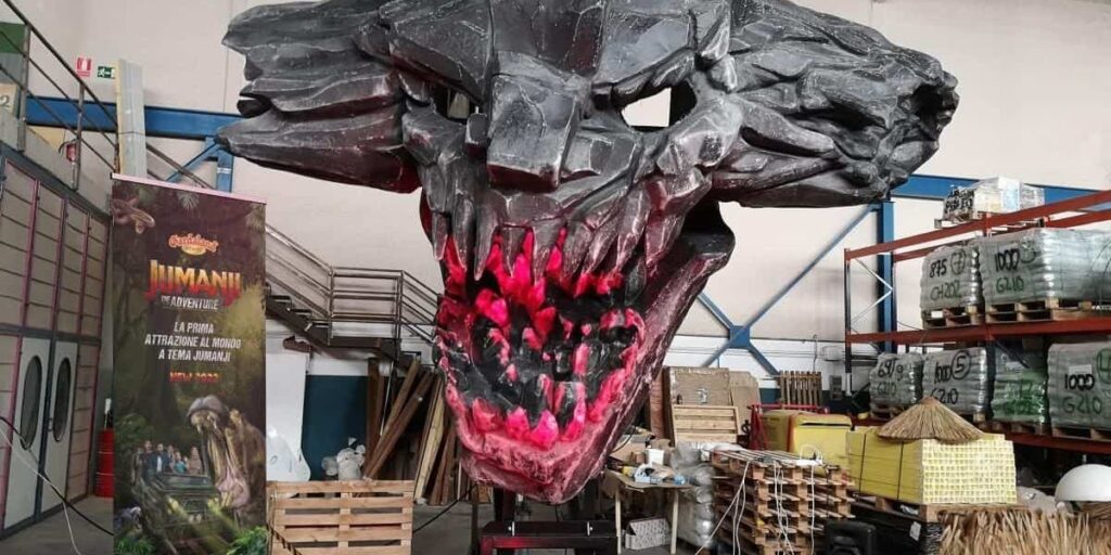 L'animatronic del Gigante di Pietra per Jumanji The Adventure a Gardaland